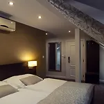 Ambassador 4*