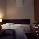 Ambassador 4*