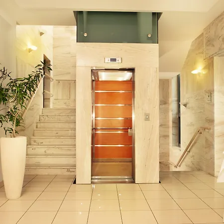 Отель Ambassador 4*