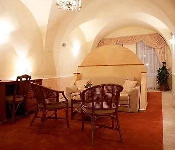 Ambassador 4*