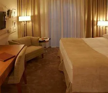 Ambassador Hotel 4*