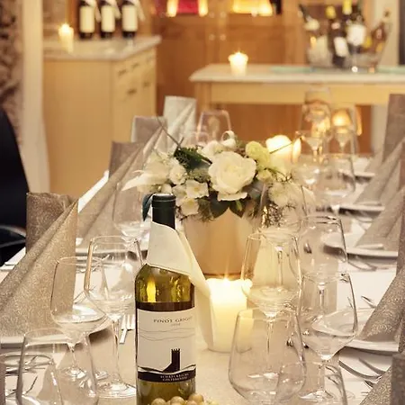 Отель Ambassador