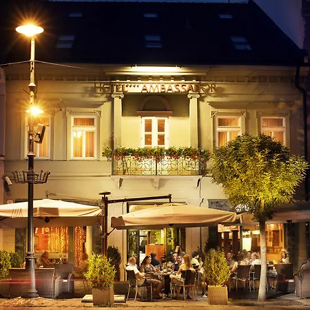 Ambassador Hotel 4*